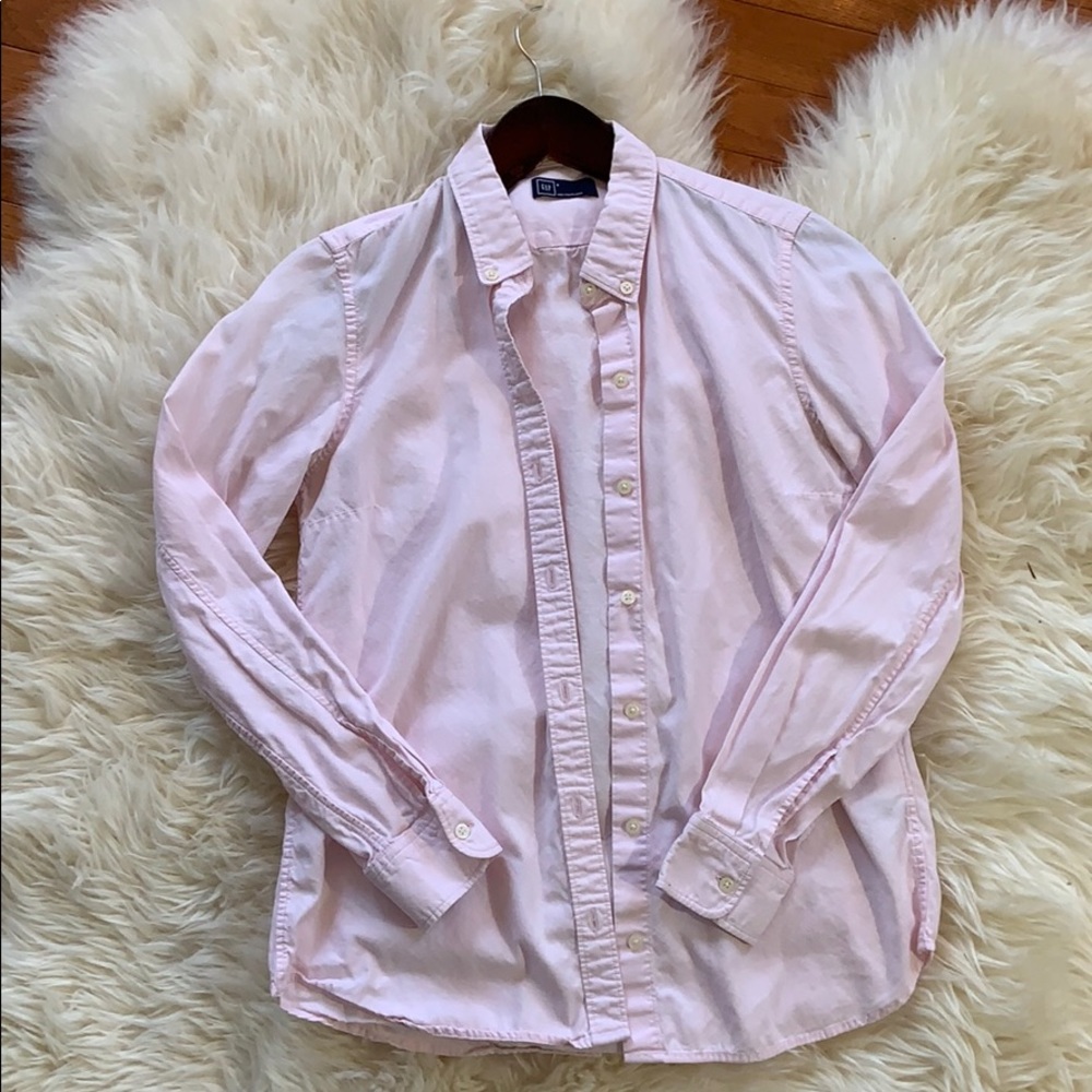 Light Pink Gap Women’s Button-Down